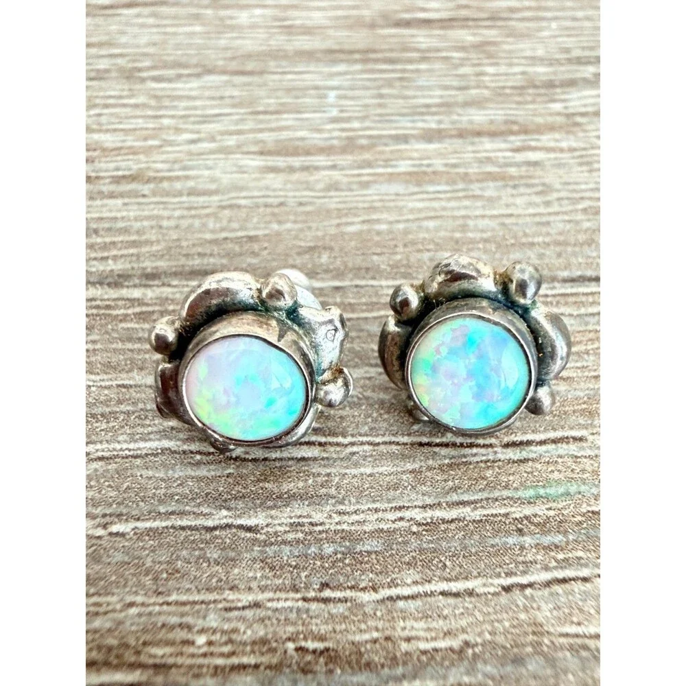 Vintage 925 Sterling Silver Opal Stud Earrings Round Floral Artisan Beautiful v